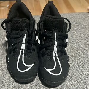 Nike Kids' Alpha Menace 3 Shark Mid Football Cleats